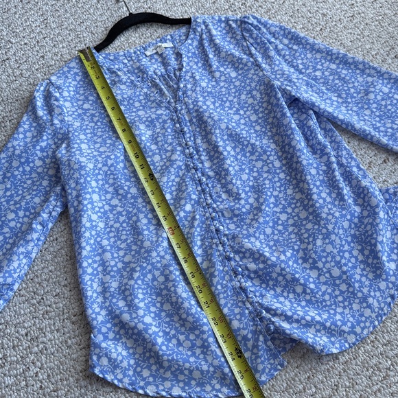 Floral Blue Button-Up Blouse Monday fun. Like Talbots flowy career - Picture 8 of 13